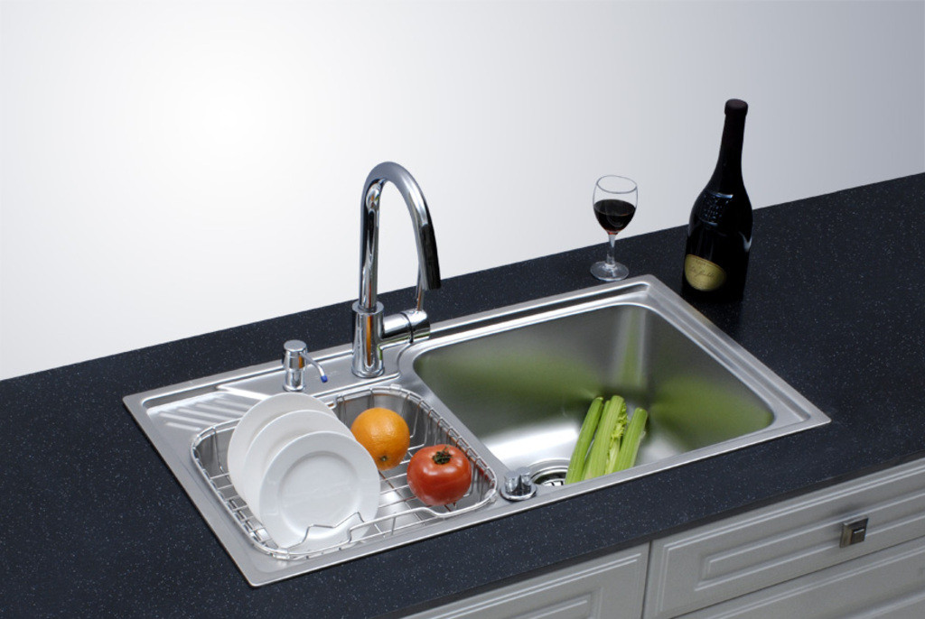 装修小知识：厨房水槽漏水应该怎么办？