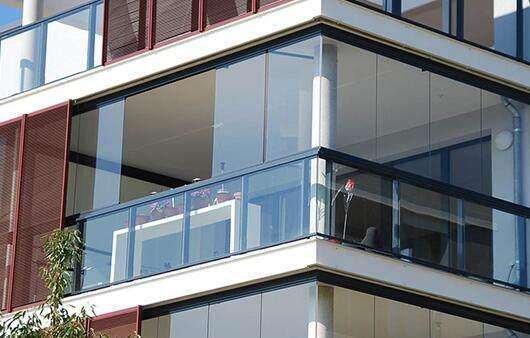 阳台装修：封阳台时选择什么玻璃会比较好？
