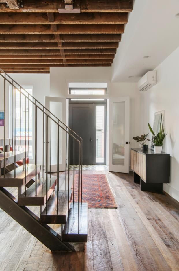 现代简约风阁楼公寓 实木与金属元素打造的线条美！